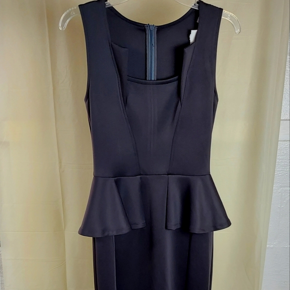 New Black Dress Peplum Waist Size Small Sleeveless - Picture 1 of 16